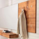 Le crochet mural en bois – un accessoire inattendu qui offre de nombreuses fonctions