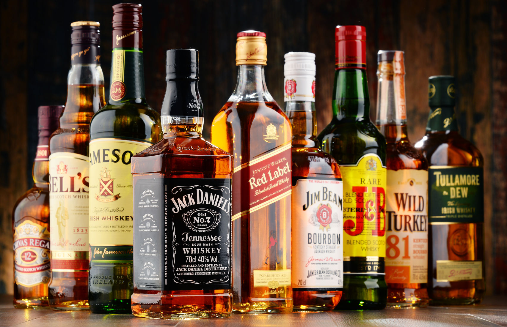 Top Bourbon Brands to Savor: A Guide for Whiskey Enthusiasts