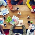 Le Rôle Essentiel du Community Manager : Compétences, Responsabilités et Perspectives